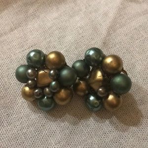 Vintage clip on pearly earrings